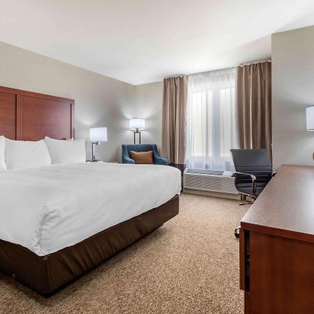 Comfort Inn & Suites Greater Napanee Buitenkant foto