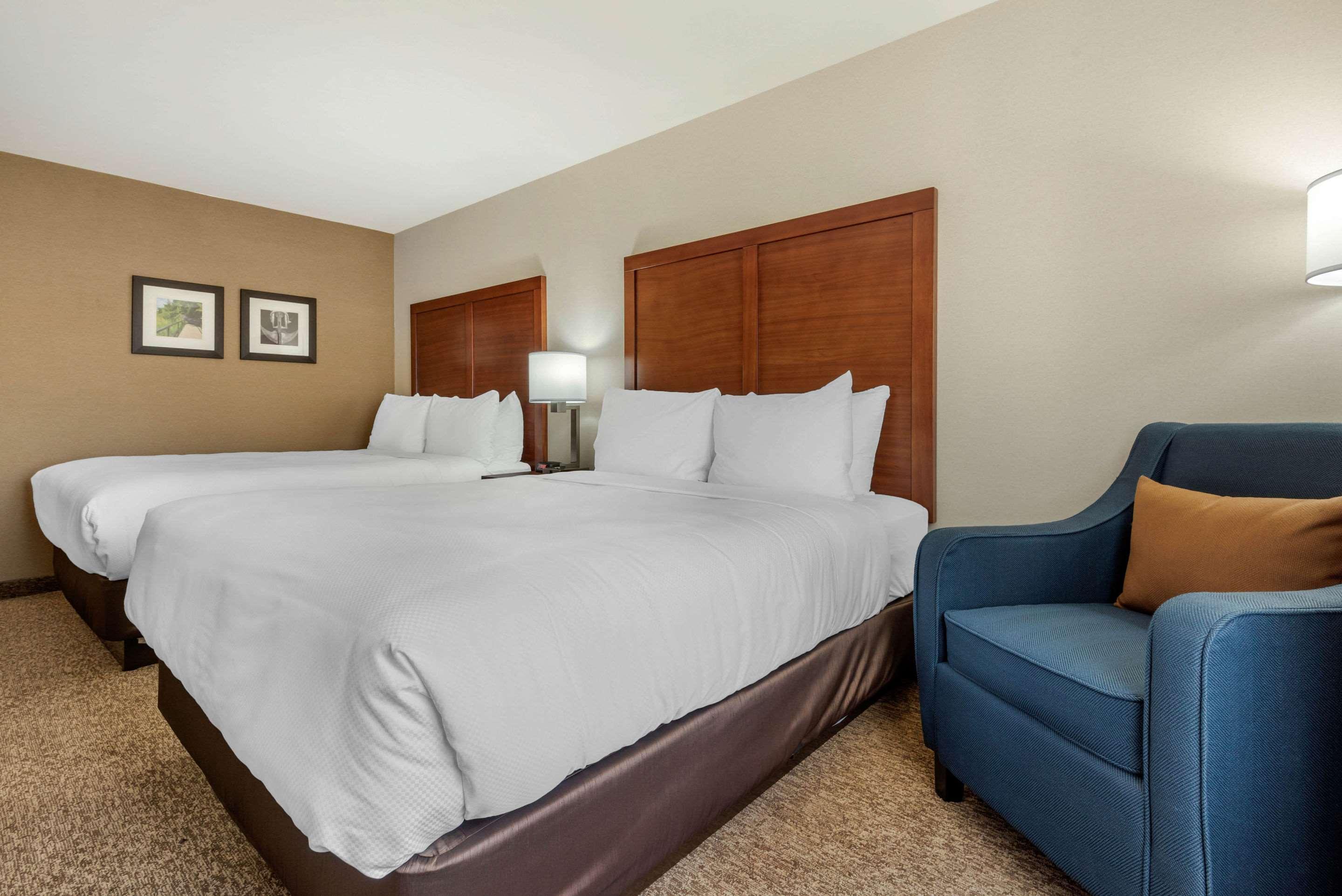 Comfort Inn & Suites Greater Napanee Buitenkant foto
